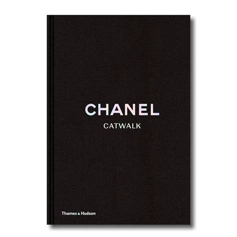 chanel catwalk kitap|Chanel Catwalk: The Complete Collections (Kapak değişebilir).